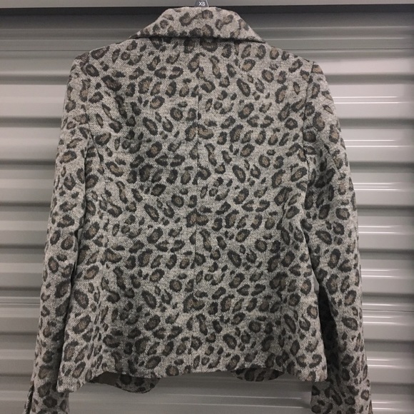 Loft leopard print jacket. - Picture 3 of 6